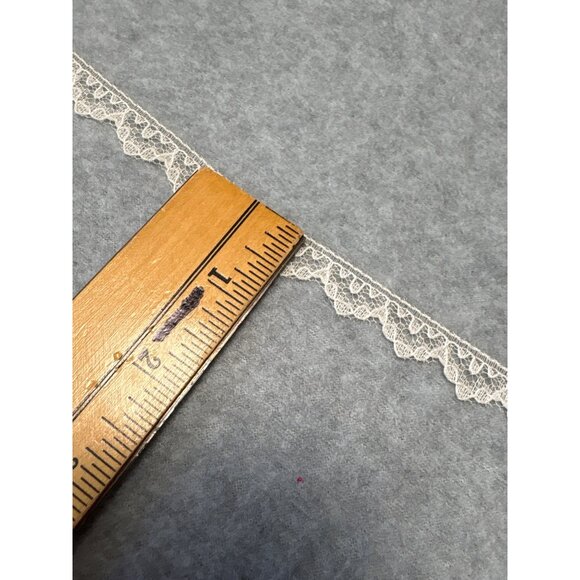 Vintage Ivory Lace Trim 1/2" wide 6 yards Scalloped Edge Sewing Craft Supplies D - Picture 3 of 4